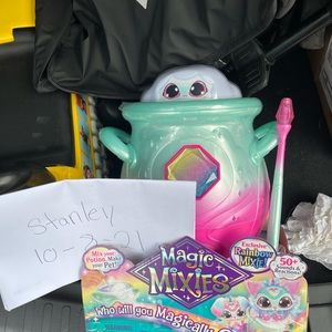 Magic mixies Walmart exclusive rainbow cauldron
